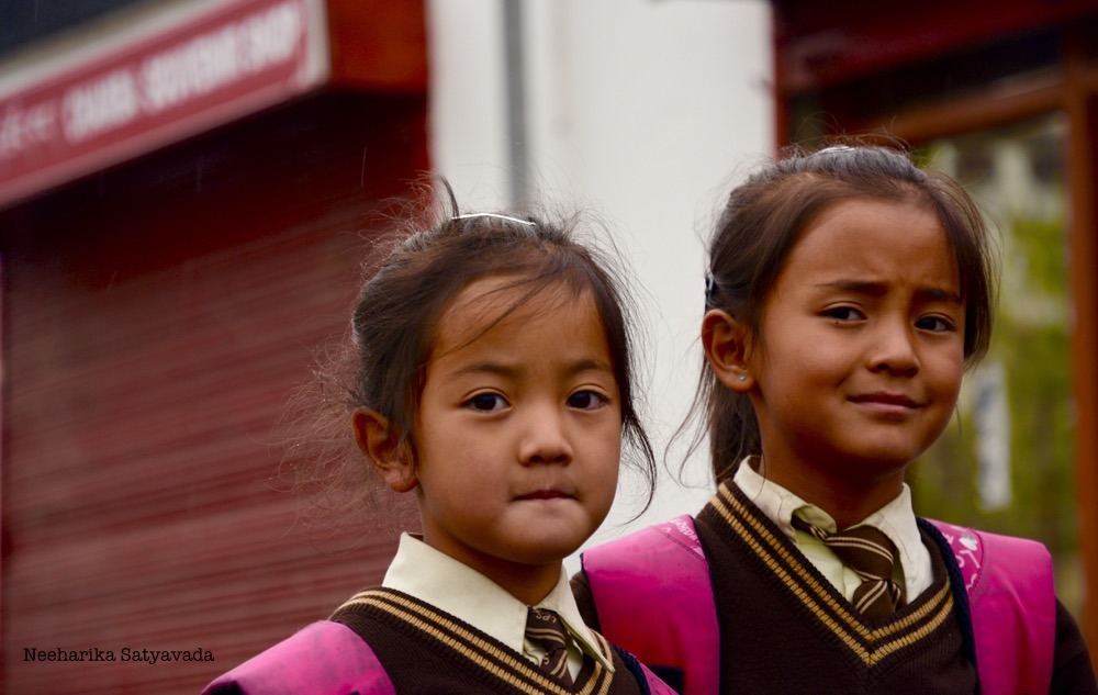 school girls_ladakh_himalayas